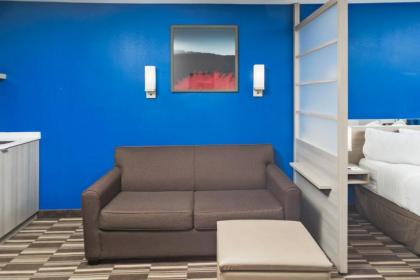Microtel Inn & Suites by Wyndham Bethel/Danbury - image 10