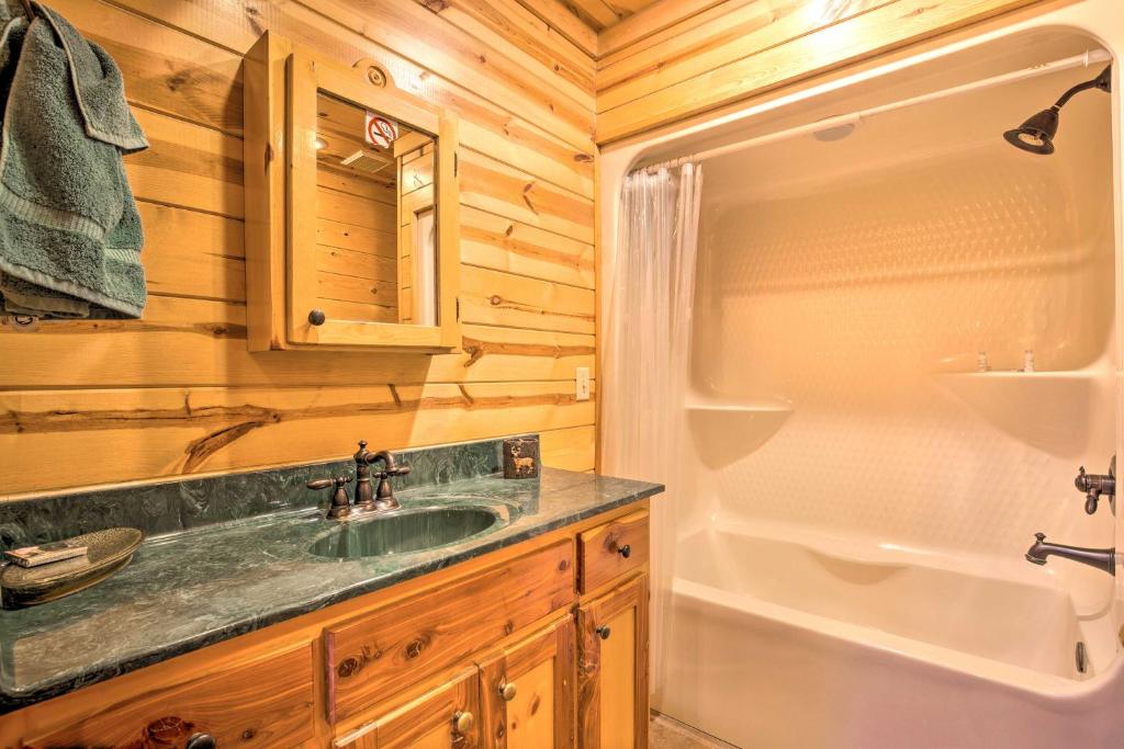 Spacious Broken Bow Cabin with Hot Tub and Playground! - image 6