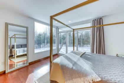 Contemporary Maine Retreat - image 12