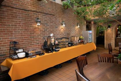 American Inn of Bethesda - image 10