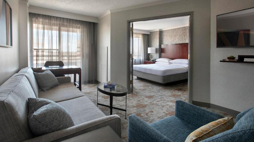 Bethesda Marriott Suites - main image