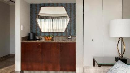 Bethesda Marriott Suites - image 12