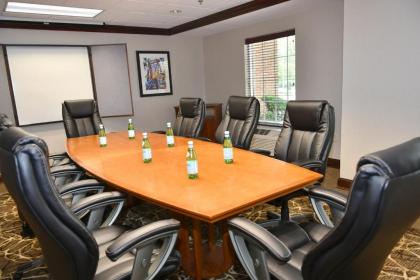 Hampton Inn & Suites Bethlehem - image 18