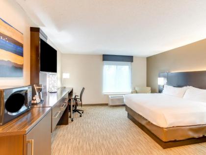 Holiday Inn Express Hotel & Suites Bethlehem an IHG Hotel - image 7