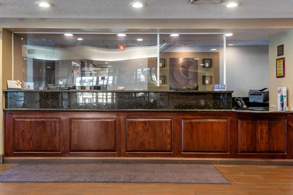 Comfort Suites Bethlehem Near Lehigh University and LVI Airport - image 4