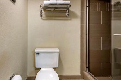 Comfort Suites Bethlehem Near Lehigh University and LVI Airport - image 9