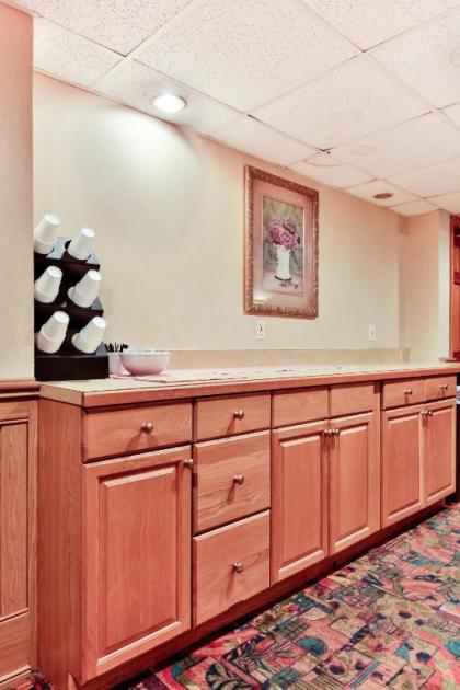 The View Inn & Suites Bethlehem / Allentown / Lehigh Airport - image 10