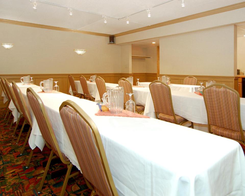 The View Inn & Suites Bethlehem / Allentown / Lehigh Airport - image 5
