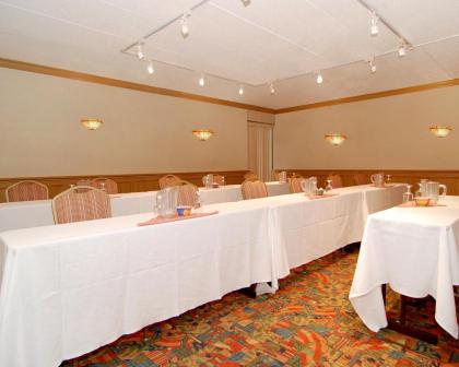 The View Inn & Suites Bethlehem / Allentown / Lehigh Airport - image 6