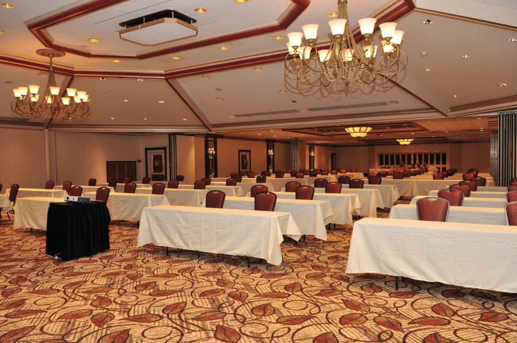 SureStay Plus Hotel by Best Western Lehigh Valley. - image 2