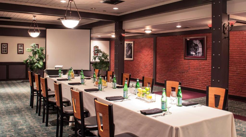 SureStay Plus Hotel by Best Western Lehigh Valley. - image 4