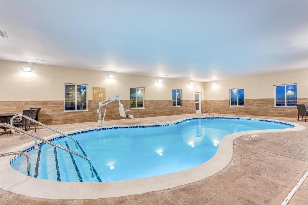 Candlewood Suites Bethlehem South an IHG Hotel - image 7