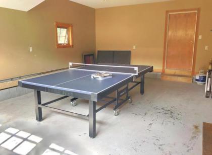 P5 Ski-in Ski-out rare find!! Presidential View single family with garage pool table ping pong - image 15