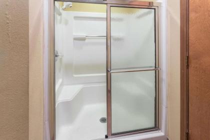 Ramada by Wyndham Bettendorf - image 3