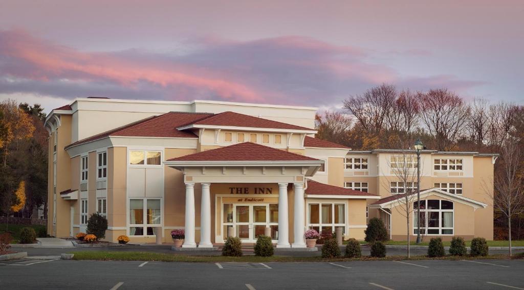 The Wylie Inn and Conference Center at Endicott College - main image