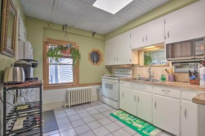 Quaint Beverly Townhome Walk to Beach and Downtown! - image 10
