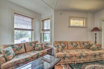 Quaint Beverly Townhome Walk to Beach and Downtown! - image 13