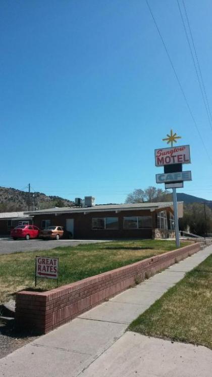 Sunglow Motel and Restaurant - image 1