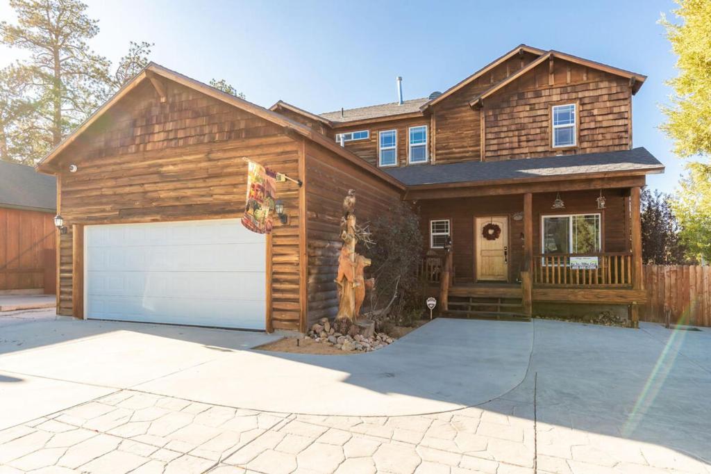 Malabar Paradise - 1965 by Big Bear Vacations - main image