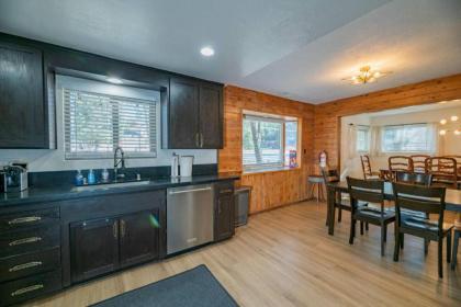 Fox & Swan Chalet - image 8