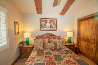 Silver Pine Lodge - image 10