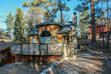 Columbia Acorn Cottage