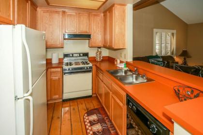 Gone Fish Inn-1766 by Big Bear Vacations - image 4