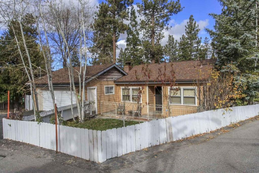 Temple Treasure-1699 by Big Bear Vacations - main image
