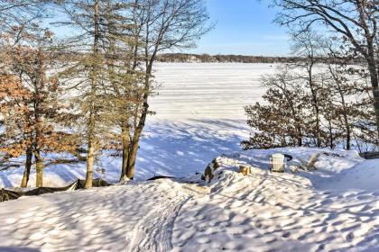 Charming Couples Cabin with Deck on Eagle Lake! - image 12