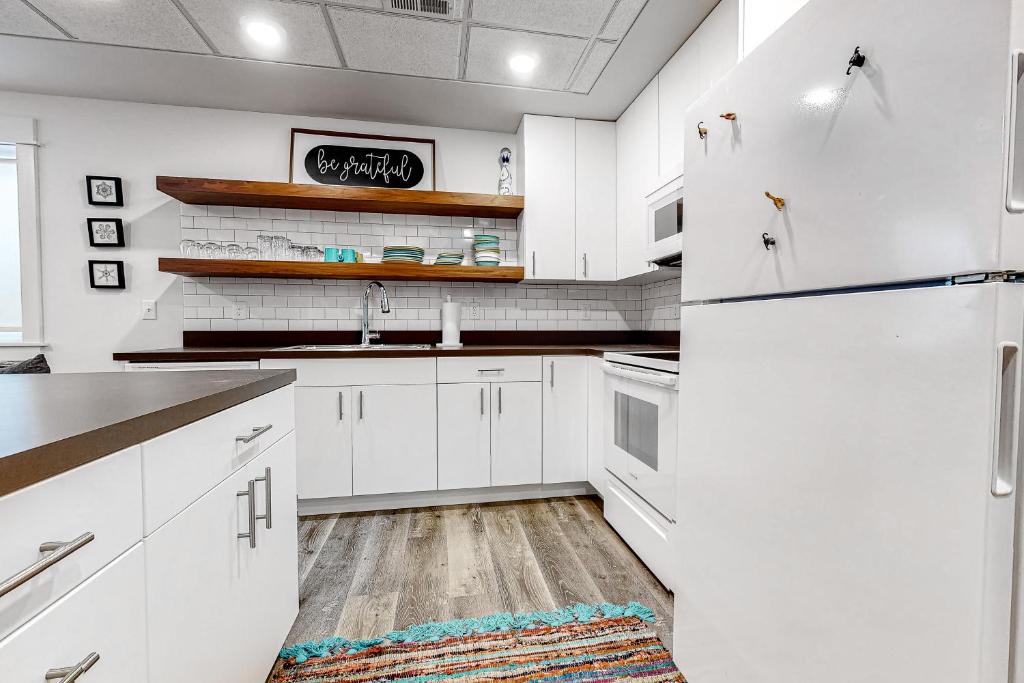 Upper Whitefish Apartment - image 5