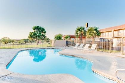 Super 8 by Wyndham Big Spring TX