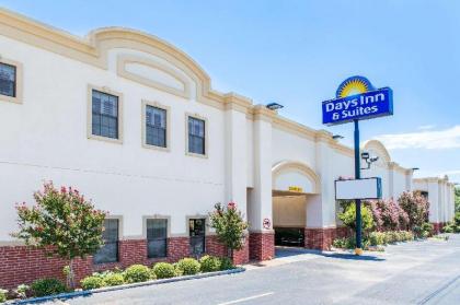 Days Inn  Suites by Wyndham Big Spring