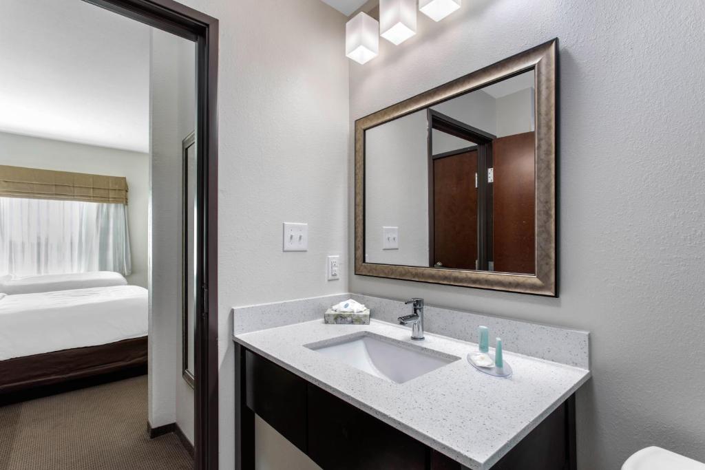 Sleep Inn - image 7