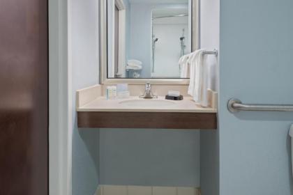 Hampton Inn Boston Bedford Burlington - image 17