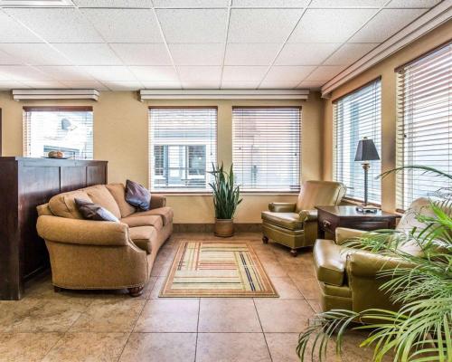 Quality Inn Homestead Park Billings - image 2