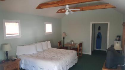 Spruce Lane Lodge and Cottages - image 7
