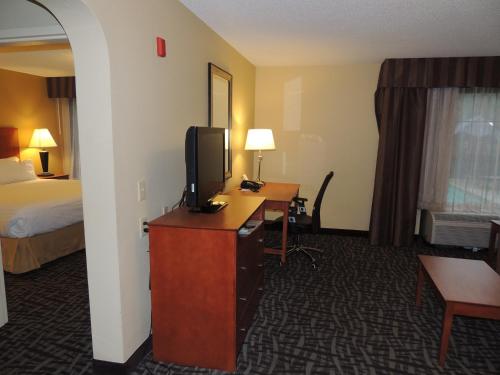 Holiday Inn Express Trussville an IHG Hotel - image 3