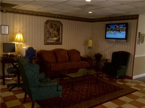 Days Inn by Wyndham Birmingham AL - image 3