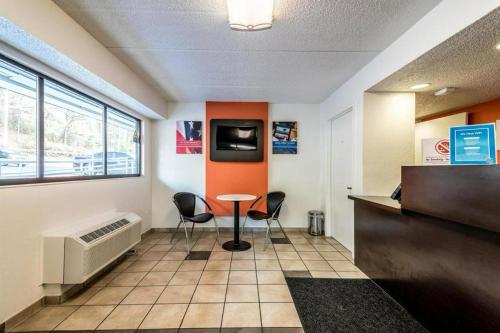 Motel 6-Birmingham AL - image 4