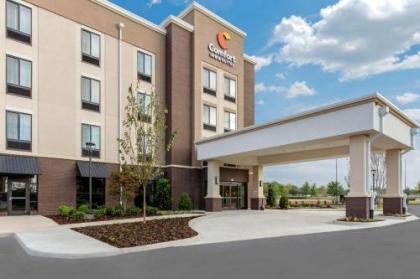 Comfort Inn & Suites At CrossPlex Village - image 1