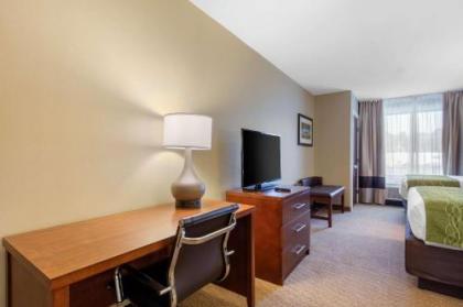 Comfort Inn & Suites At CrossPlex Village - image 2