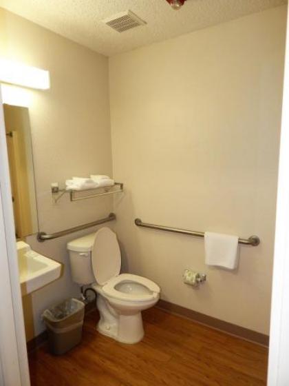 InTown Suites Extended Stay Birmingham AL - Oxmoor Road - image 4