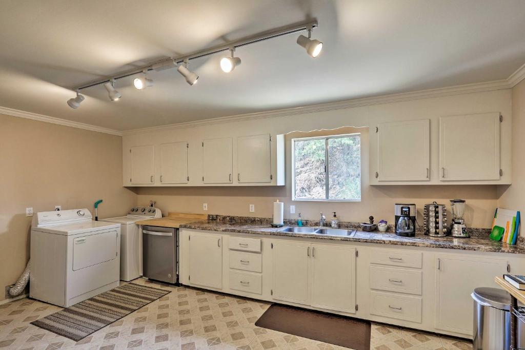 Bisbee House with Private Yard Parking Grill! - image 5