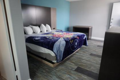 Thunderbird Motel - image 5
