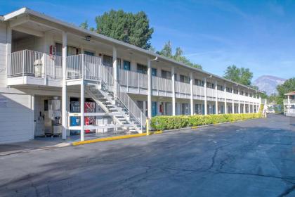 motel 6 Bishop CA