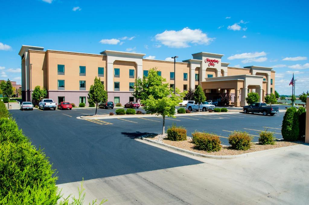 Hampton Inn Bismarck - main image