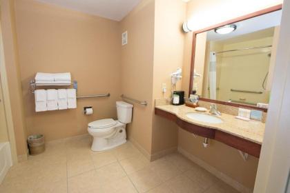 Hampton Inn Bismarck - image 12