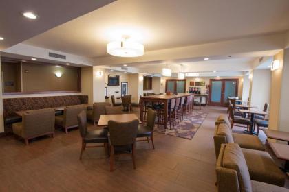 Hampton Inn Bismarck - image 13