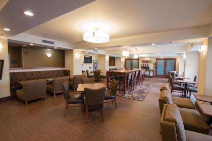 Hampton Inn Bismarck - image 14