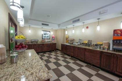 Hampton Inn Bismarck - image 6